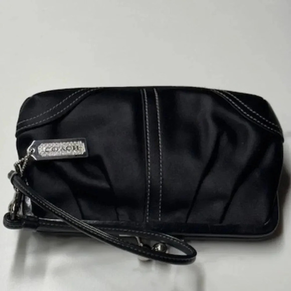 🧚🏻HOST PICK🧚🏻 Coach Black Satin Wristlet with Swarovski Hangtag EUC - Picture 4 of 13